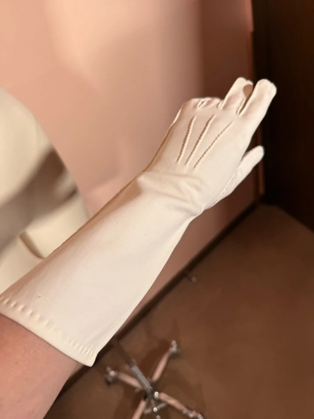 Vintage 1940’s Art deco top stitched white Opera Gloves wedding Large 8 Like new